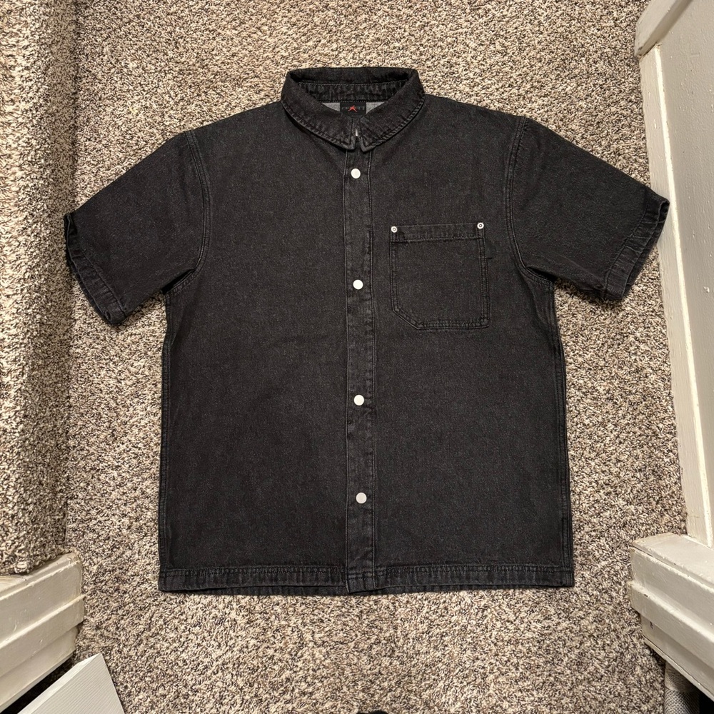 Air Jordan denim washed button up shirt. Medium men’s NWT